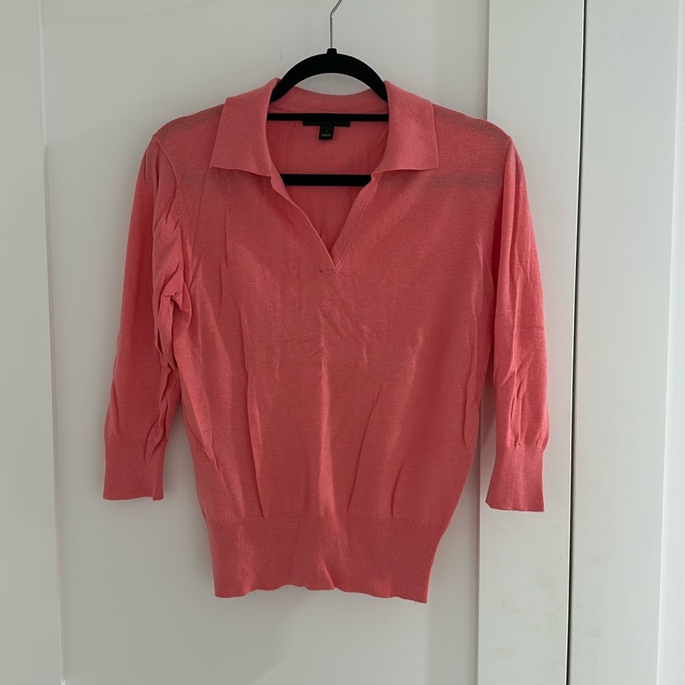 Ann Taylor 3/4 sleeve, light polo sweater. Color Salmon.